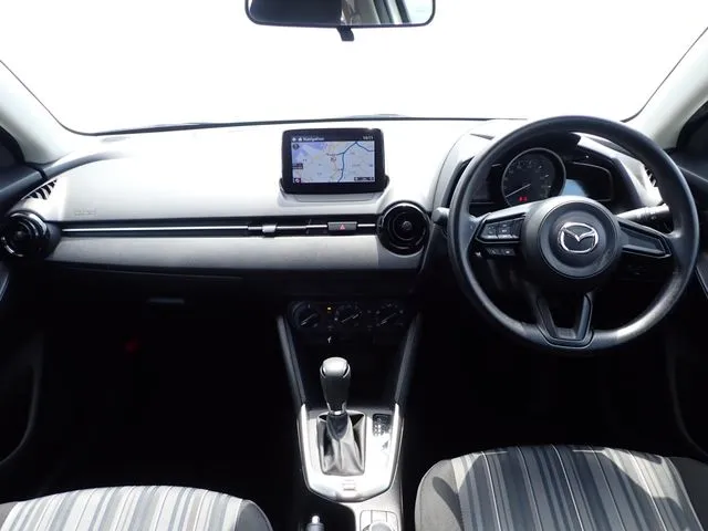 マツダ MAZDA2
