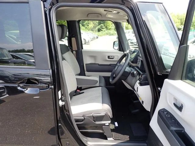 ホンダ　Ｎ　ＢＯＸ　４ＷＤ