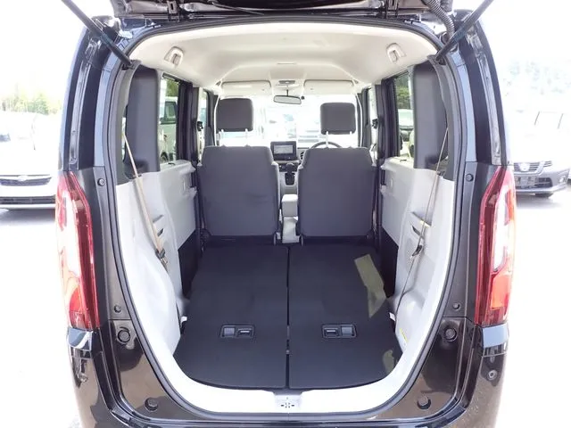 ホンダ　Ｎ　ＢＯＸ　４ＷＤ