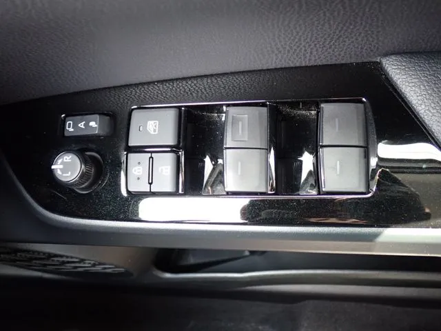 プリウス(トヨタ)の車両写真