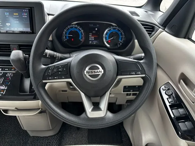 ルークス(ニッサン)の車両写真