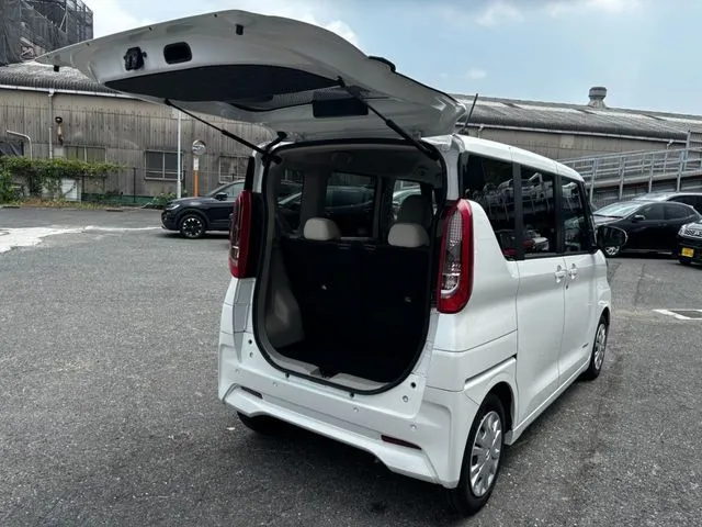 ルークス(ニッサン)の車両写真