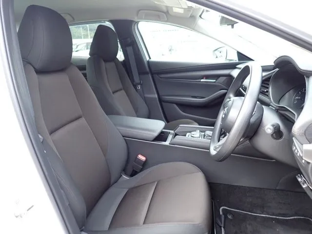 マツダ MAZDA3 セダン
