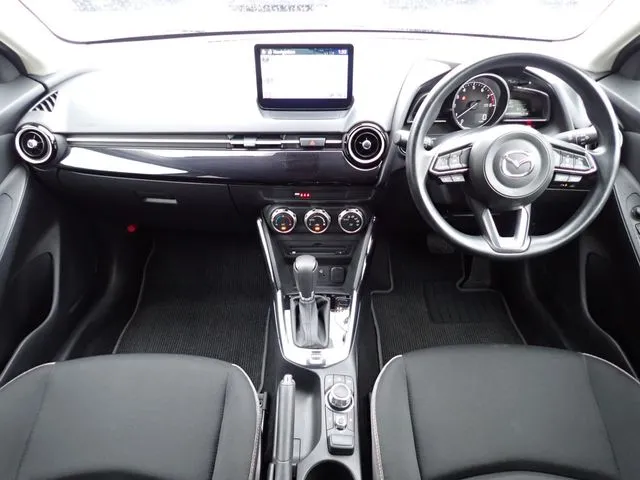 MAZDA2(マツダ)の車両写真
