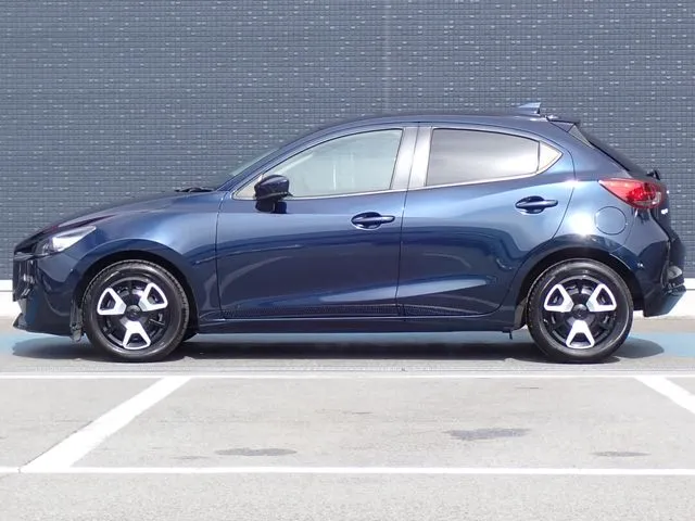 MAZDA2(マツダ)の車両写真