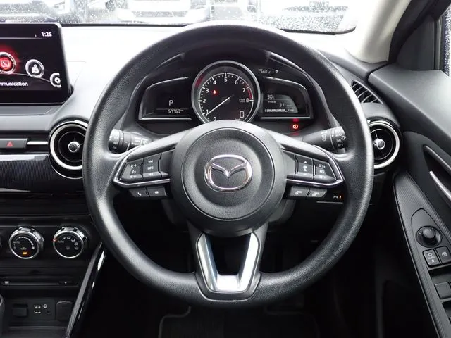 MAZDA2(マツダ)の車両写真