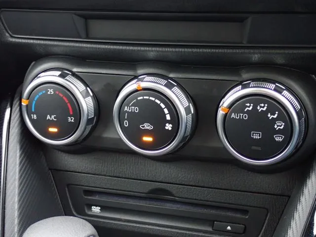 MAZDA2(マツダ)の車両写真