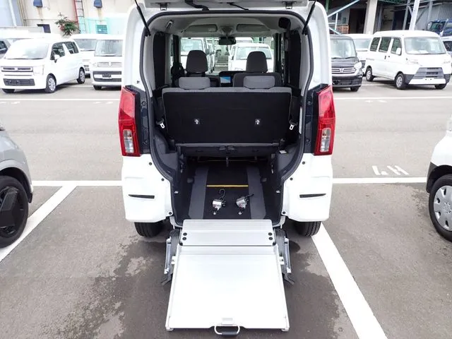 タント(ダイハツ)の車両写真