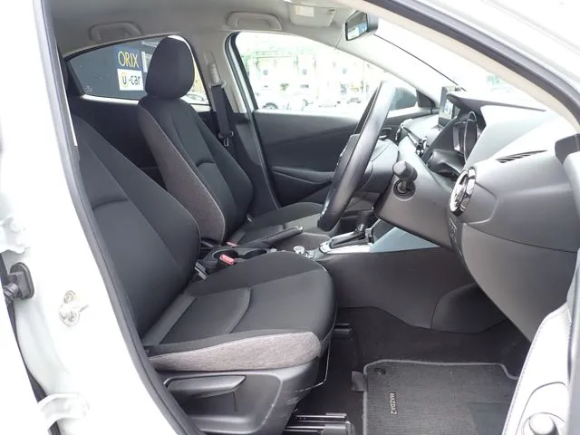 MAZDA2(マツダ)の車両写真