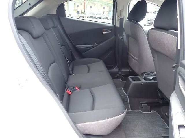MAZDA2(マツダ)の車両写真