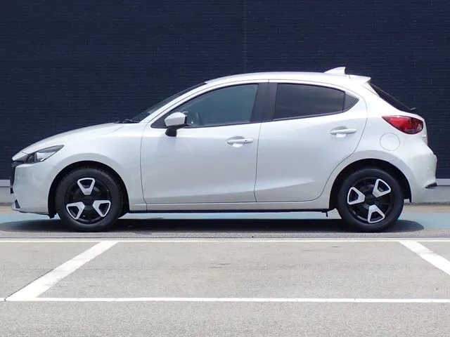 MAZDA2(マツダ)の車両写真