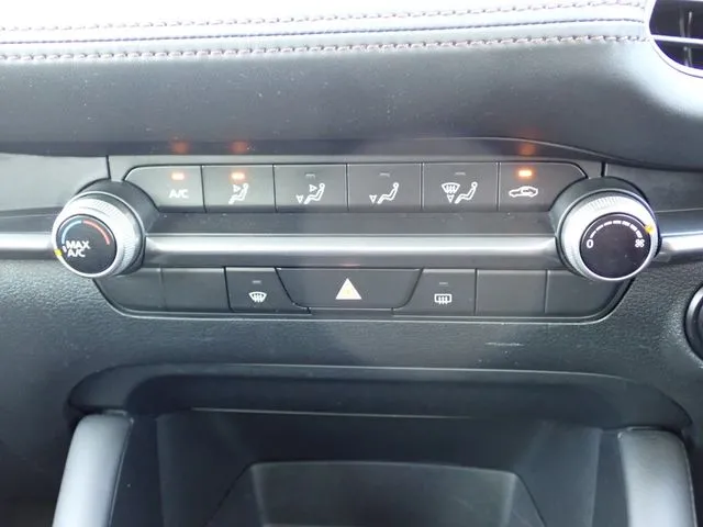 マツダ MAZDA3 セダン