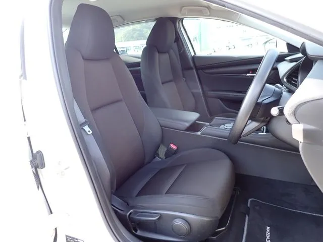 マツダ MAZDA3 セダン