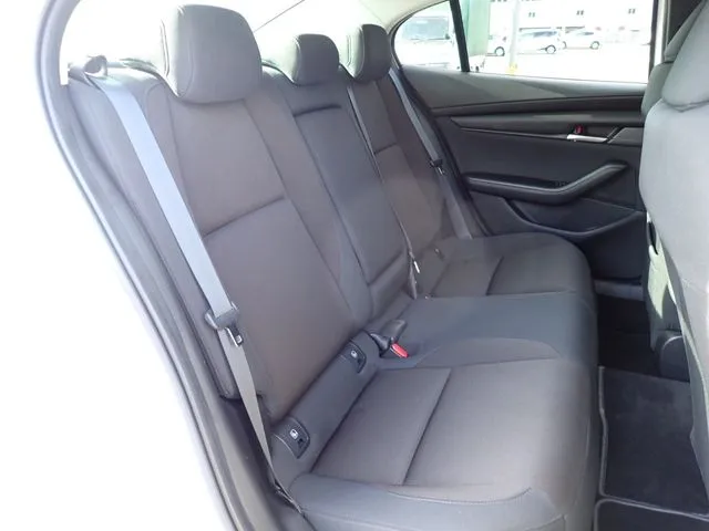 マツダ MAZDA3 セダン