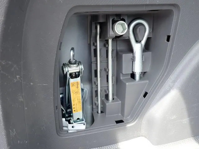 NV150 AD 2WD(ニッサン)の車両写真