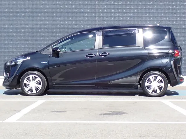 シエンタ ハイブリッド(トヨタ)の車両写真