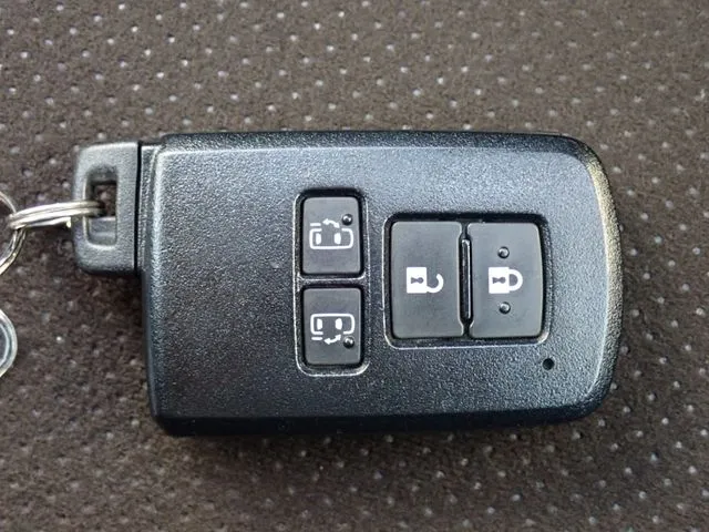 シエンタ ハイブリッド(トヨタ)の車両写真