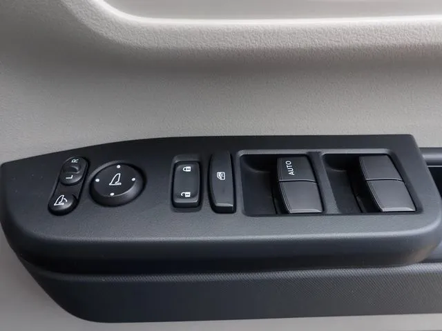 ホンダ　Ｎ　ＢＯＸ　４ＷＤ