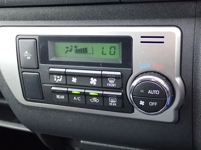 トヨタ　ハイエースバン　２ＷＤ