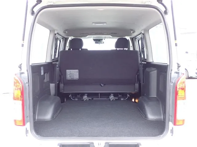 トヨタ　ハイエースバン　２ＷＤ