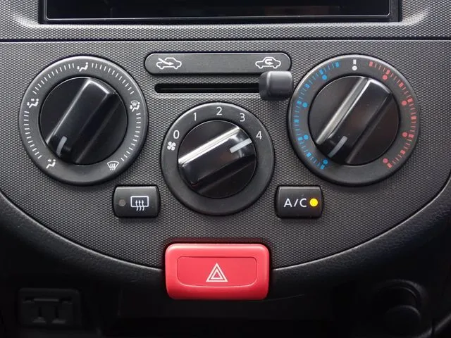 NV150 AD 2WD(ニッサン)の車両写真