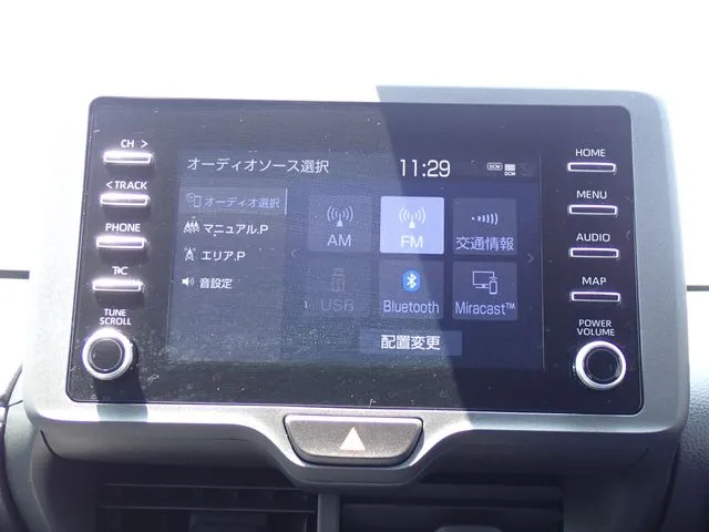 ヤリス　ハイブリッド（トヨタ）の車両写真
