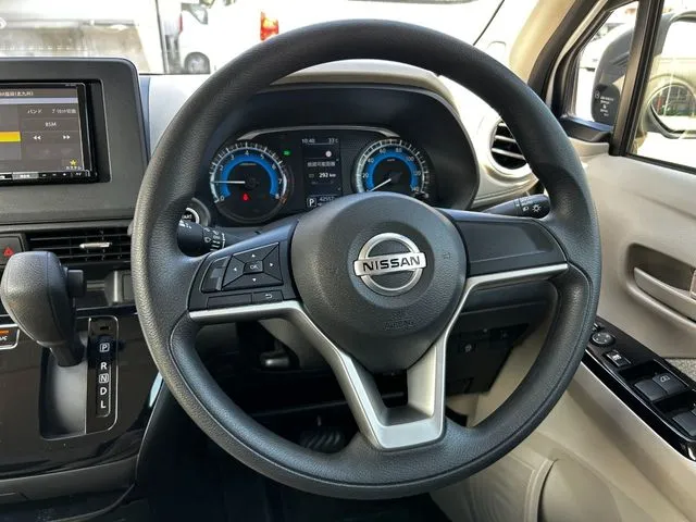 デイズ（ニッサン）の車両写真