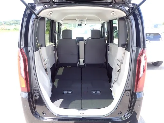 ホンダ　Ｎ　ＢＯＸ　４ＷＤ