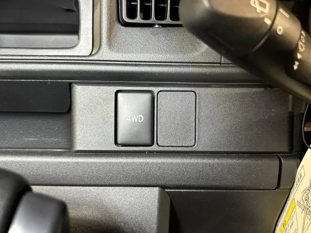 ハイゼットカーゴ 4WD(ダイハツ)の車両写真