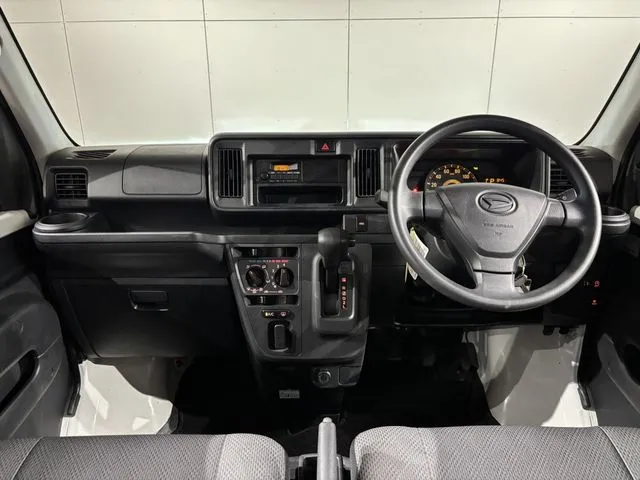 ハイゼットカーゴ 4WD(ダイハツ)の車両写真