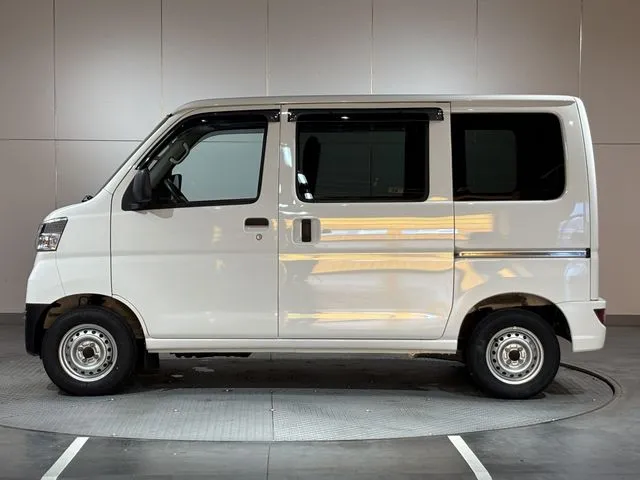 ハイゼットカーゴ 4WD(ダイハツ)の車両写真