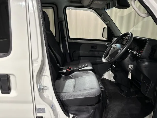 ハイゼットカーゴ 4WD(ダイハツ)の車両写真