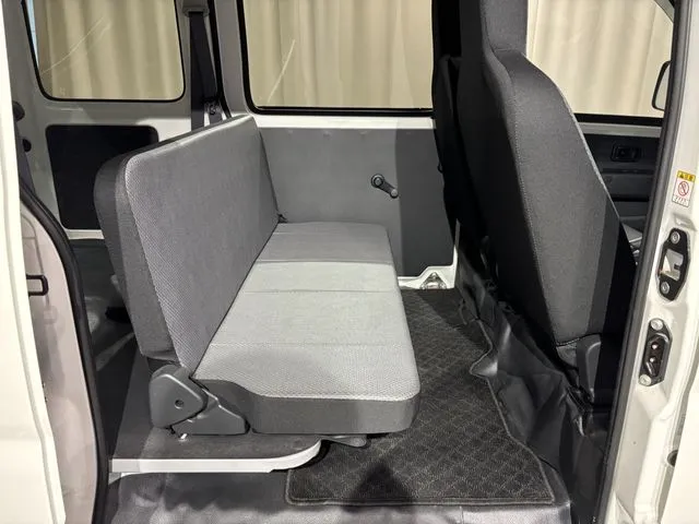 ハイゼットカーゴ 4WD(ダイハツ)の車両写真