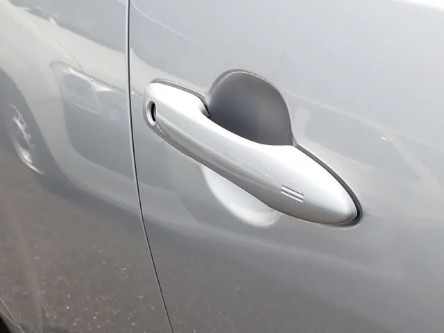 トヨタ　ヤリス　ハイブリッド