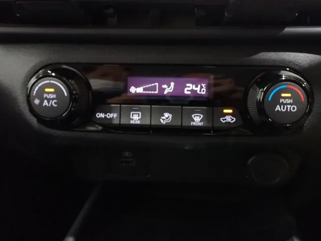 ニッサン　ノート