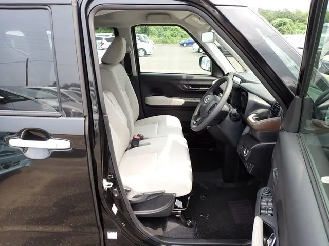 ダイハツ　ムーヴ　４ＷＤ