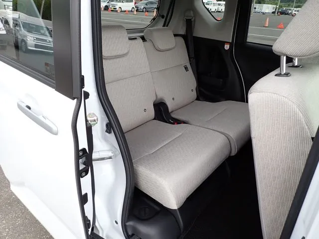 ダイハツ　ムーヴ　４ＷＤ