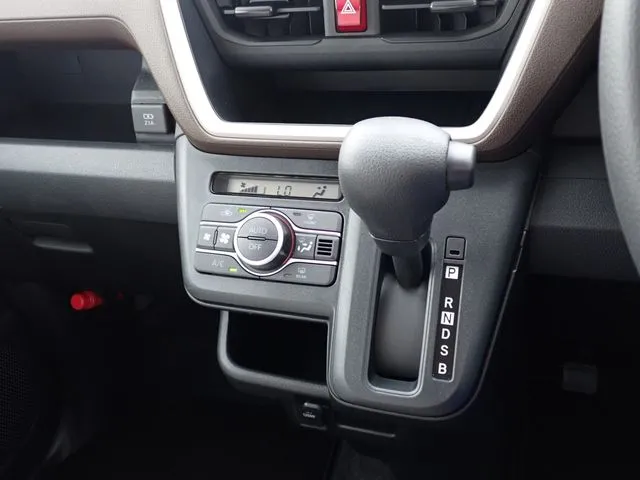 ダイハツ　ムーヴ　４ＷＤ