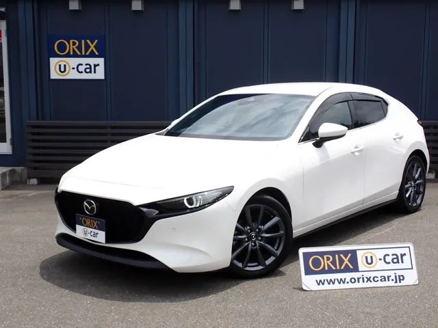 マツダ　ＭＡＺＤＡ３　ファストバック