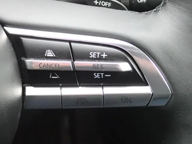マツダ　ＭＡＺＤＡ３　ファストバック