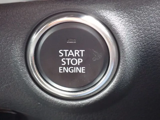 マツダ　ＭＡＺＤＡ３　ファストバック
