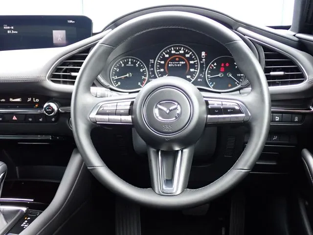 マツダ　ＭＡＺＤＡ３　ファストバック