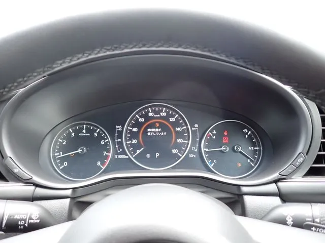 マツダ　ＭＡＺＤＡ３　ファストバック