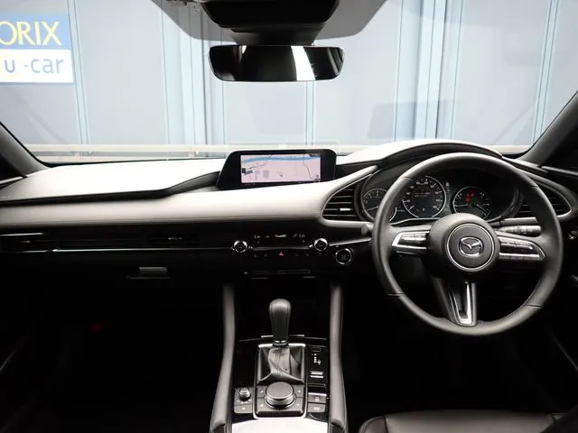 マツダ　ＭＡＺＤＡ３　ファストバック