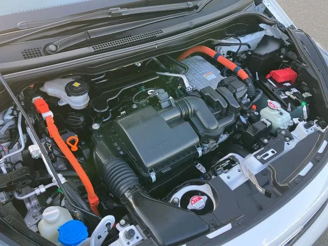 ホンダ　フィット　ｅ：ＨＥＶ　４ＷＤ