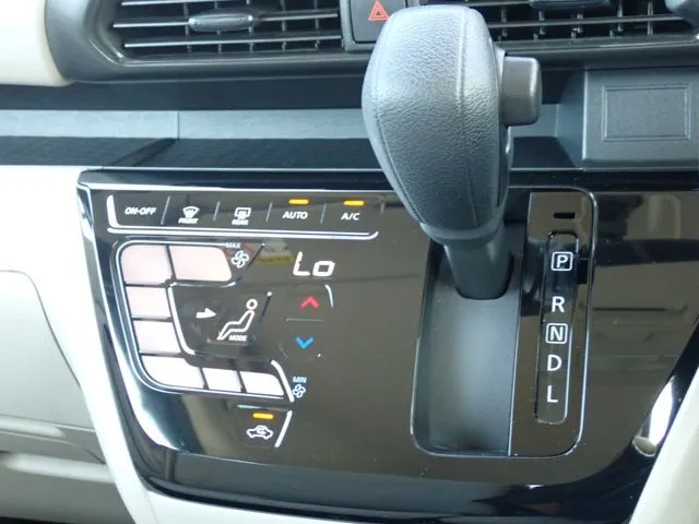 ルークス(ニッサン)の車両写真