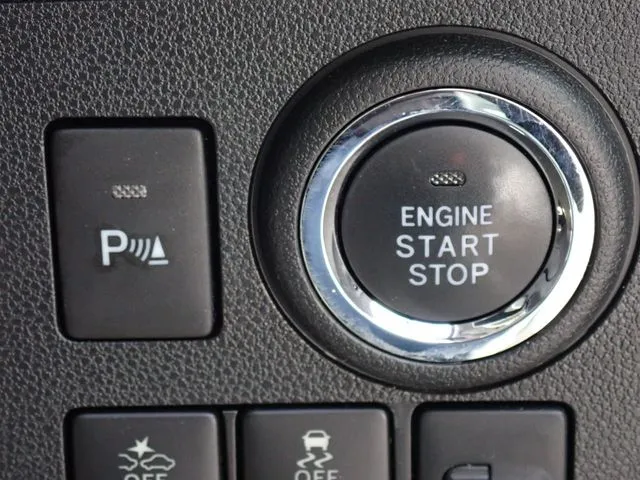 ミラ トコット 4WD(ダイハツ)の車両写真