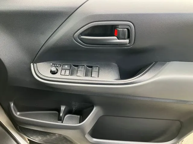 トヨタ　ノア　４ＷＤ