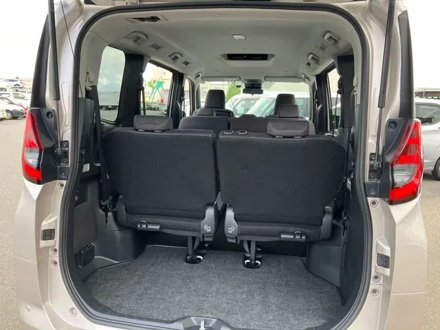 トヨタ　ノア　４ＷＤ