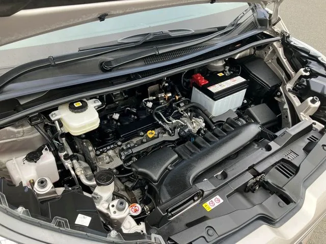 トヨタ　ノア　４ＷＤ